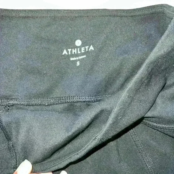 Athleta Aura Sonar Black Mesh Panel Capri Leggings size Small - Picture 5 of 5